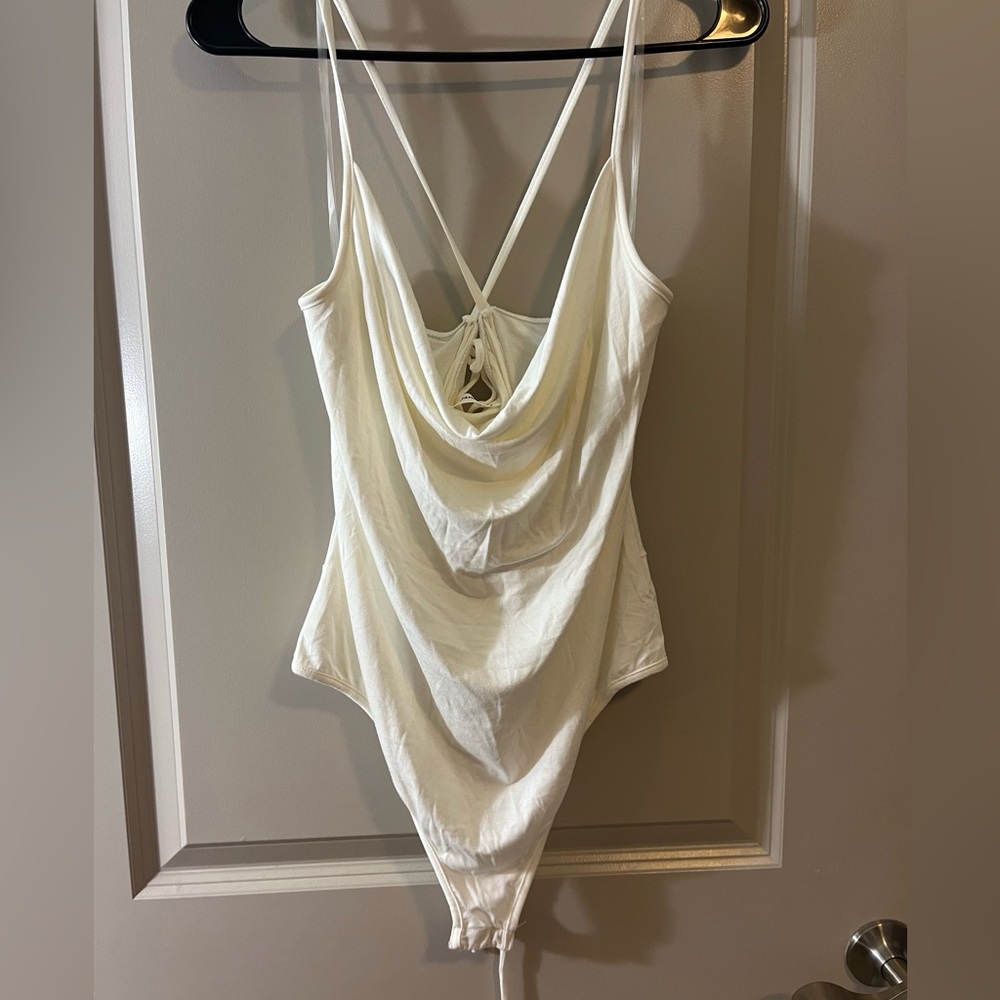 1XL brand new bundle black crop tank top and white body suit